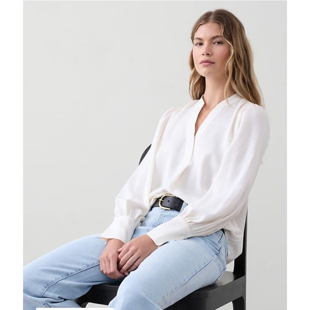 Banana Republic Snow Day LS MM Crepe Split V-Neck Blouse Off-White XS 779568-00